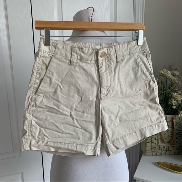 Gap 00 Bermuda Khaki Shorts - Picture 2 of 11